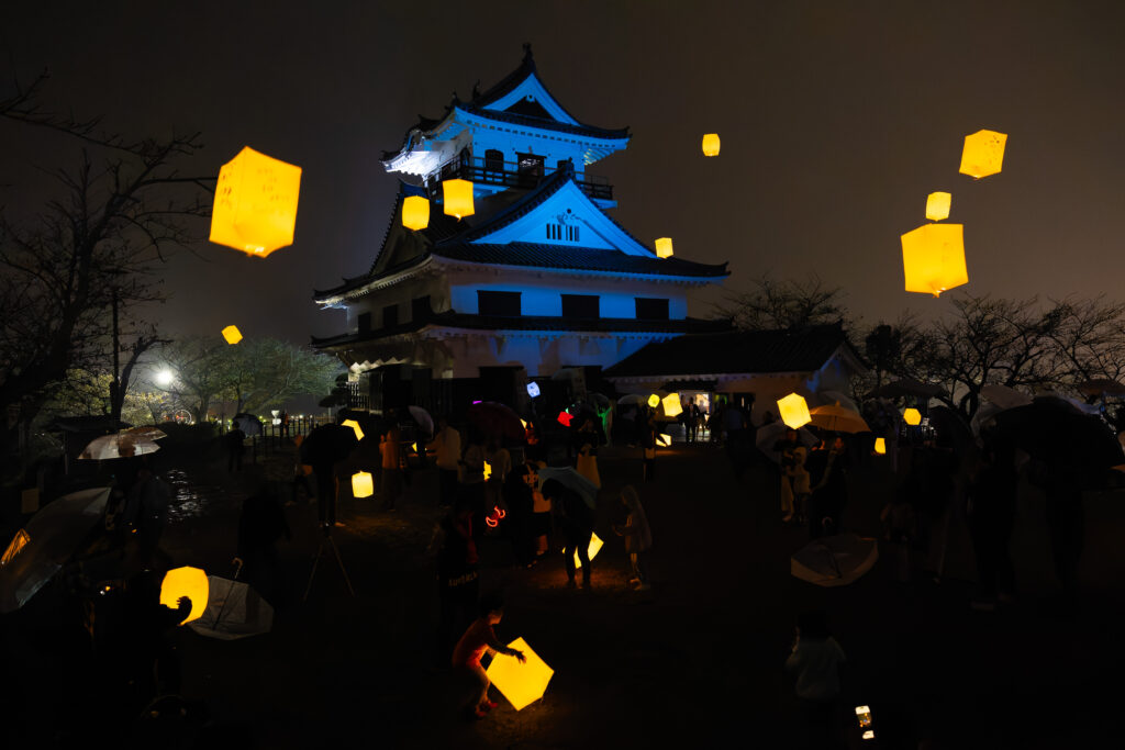ランタンと城山