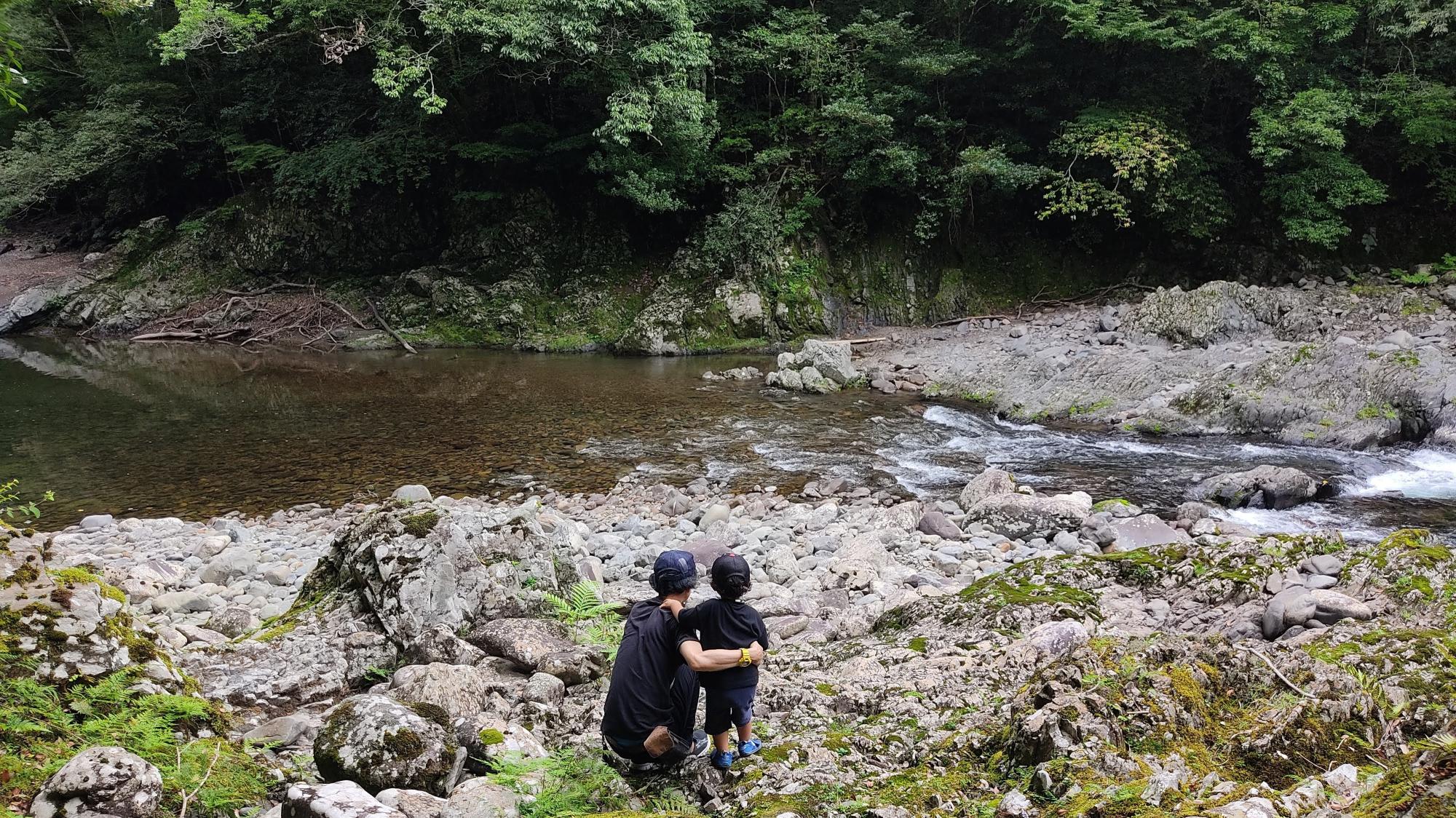川辺でカッパのおはなしなんて、いかがでしょう?
