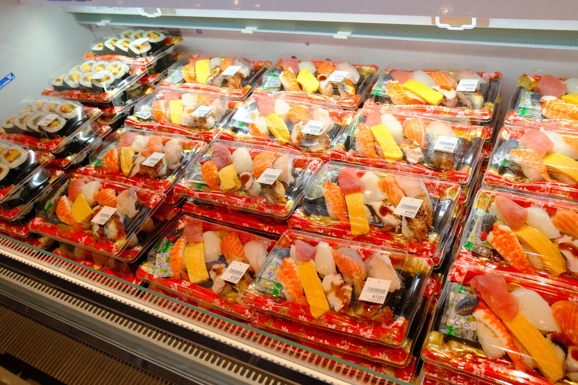 「季節限定メニュー」は、店内でも食べられます　＊メニューは日によって異なります