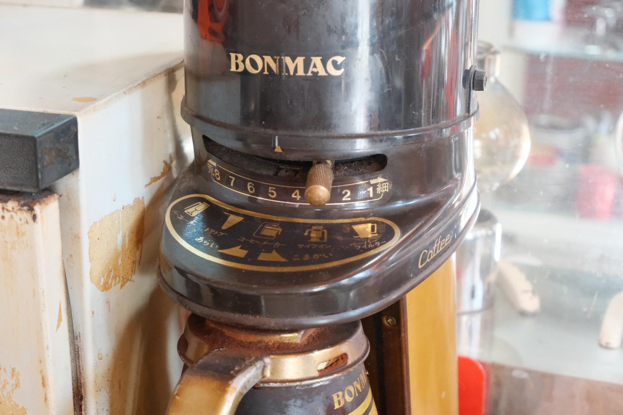 30年大切に使い込まれたコーヒーミル