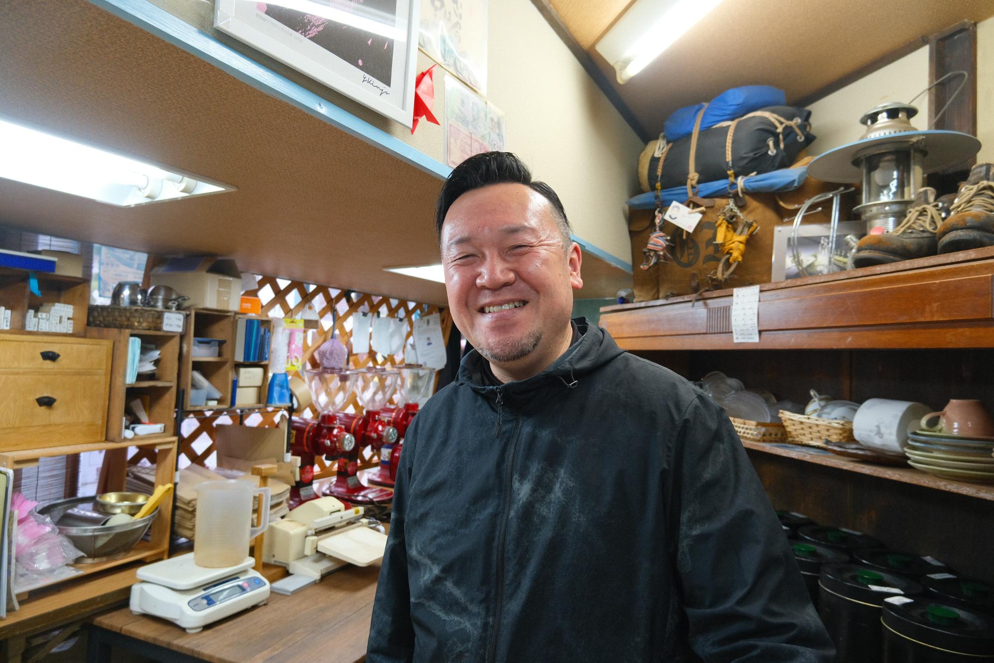 「早寝・早起き・気分はフラットに」がモットーのひろしげさん。その理由は、自分の精神状態が珈琲の味を左右するから
