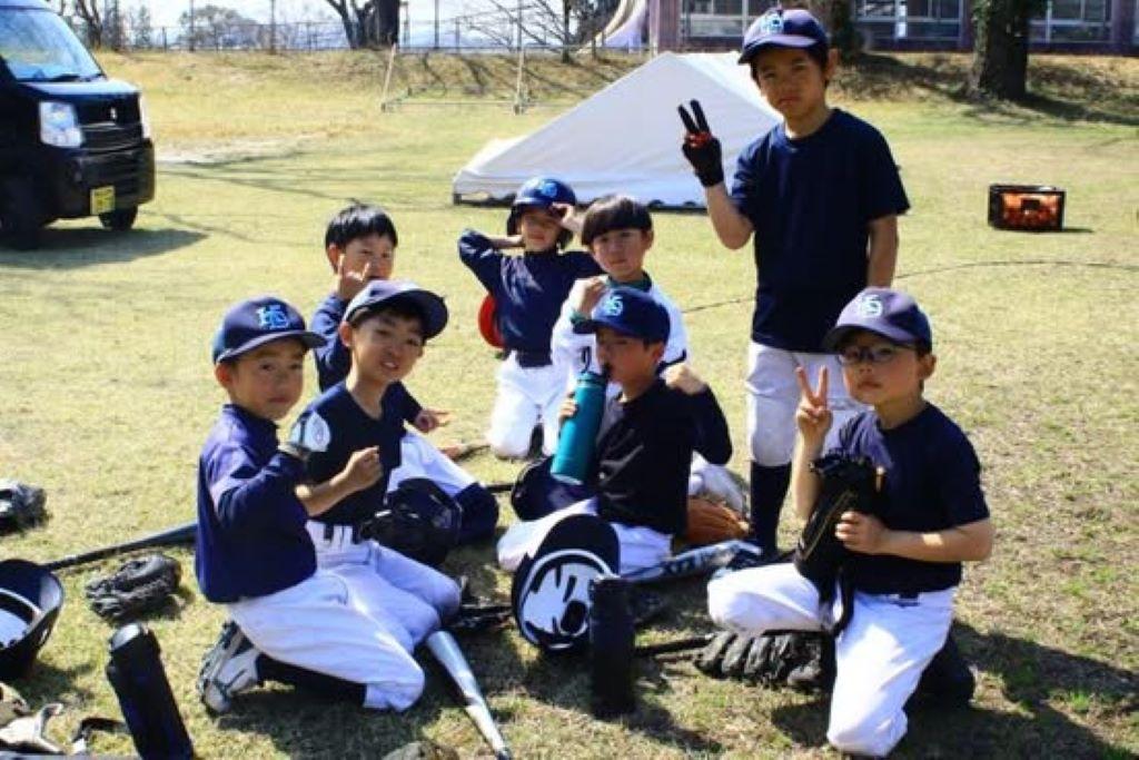 低学年の子供たち。いつも泣いたり笑ったり (写真提供:木脇ドリームズ)