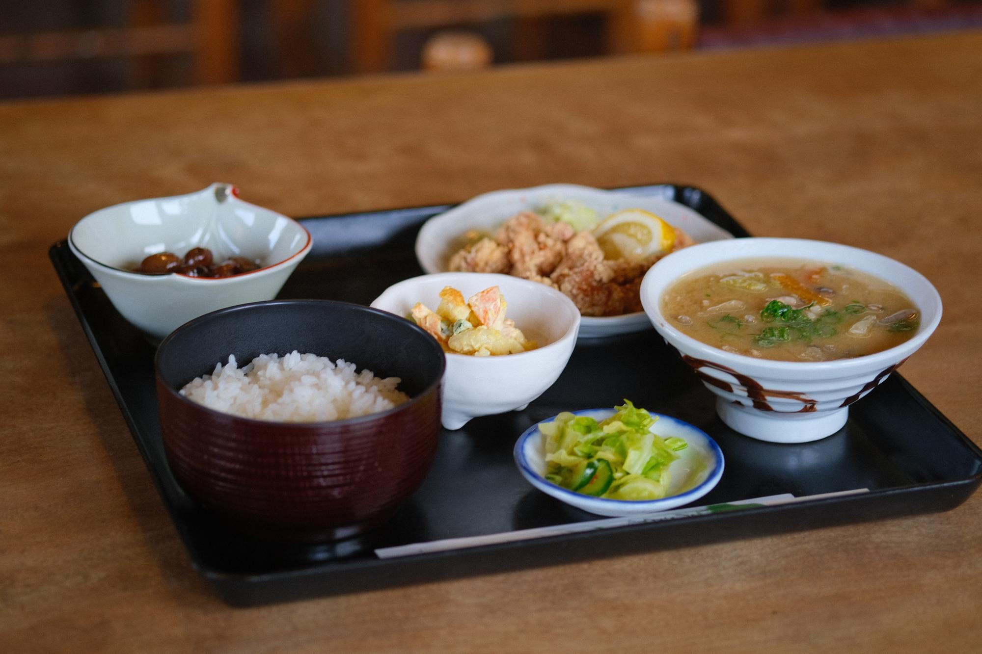 「日替わり定食」880円(税込)