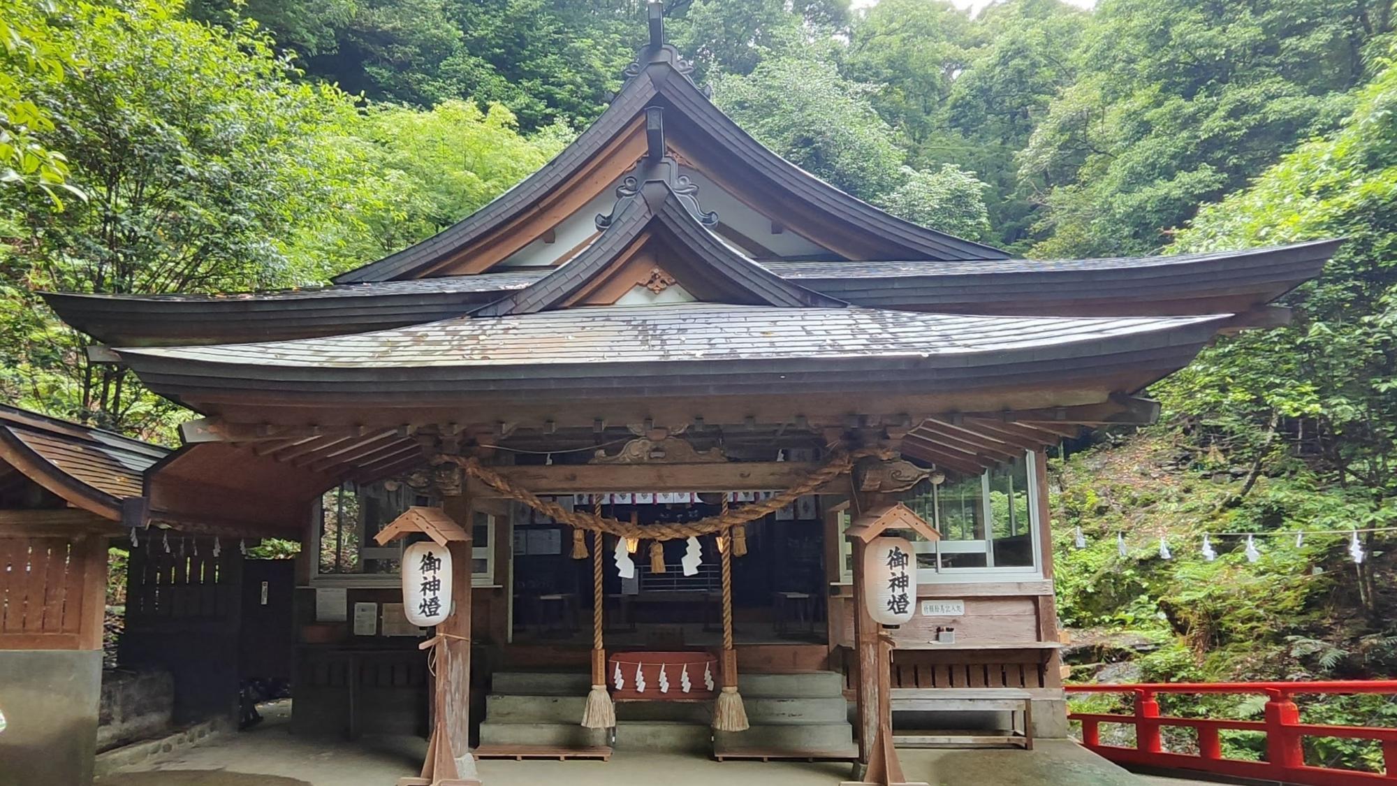 速川神社本殿