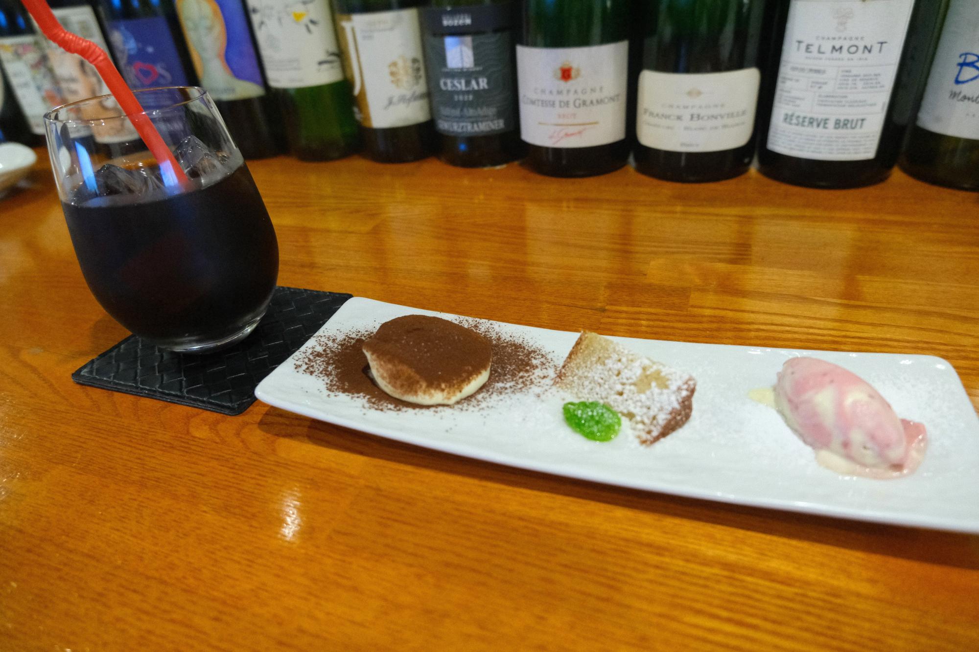 ドリンクは、アイスコーヒーを