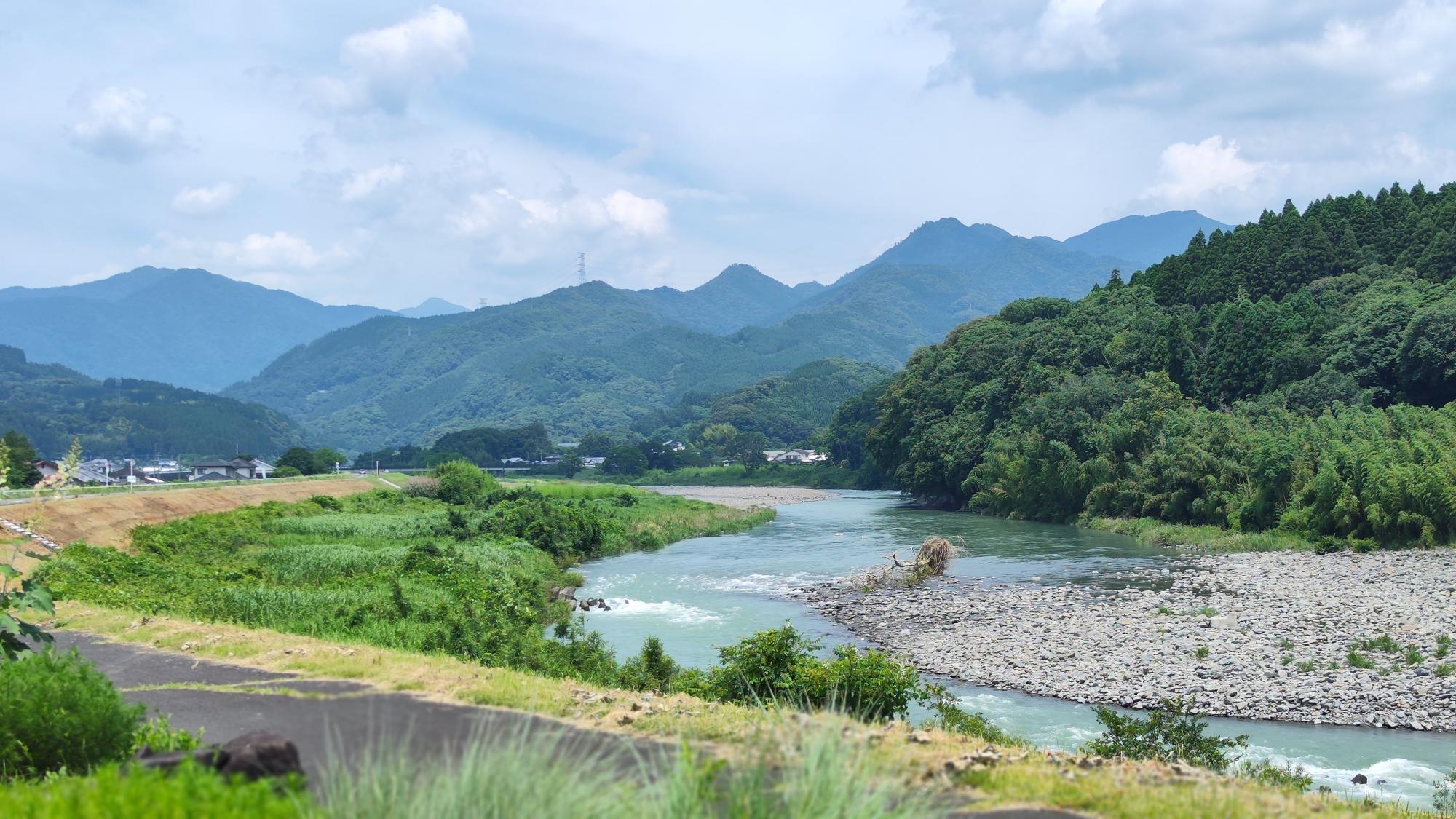 綾北川