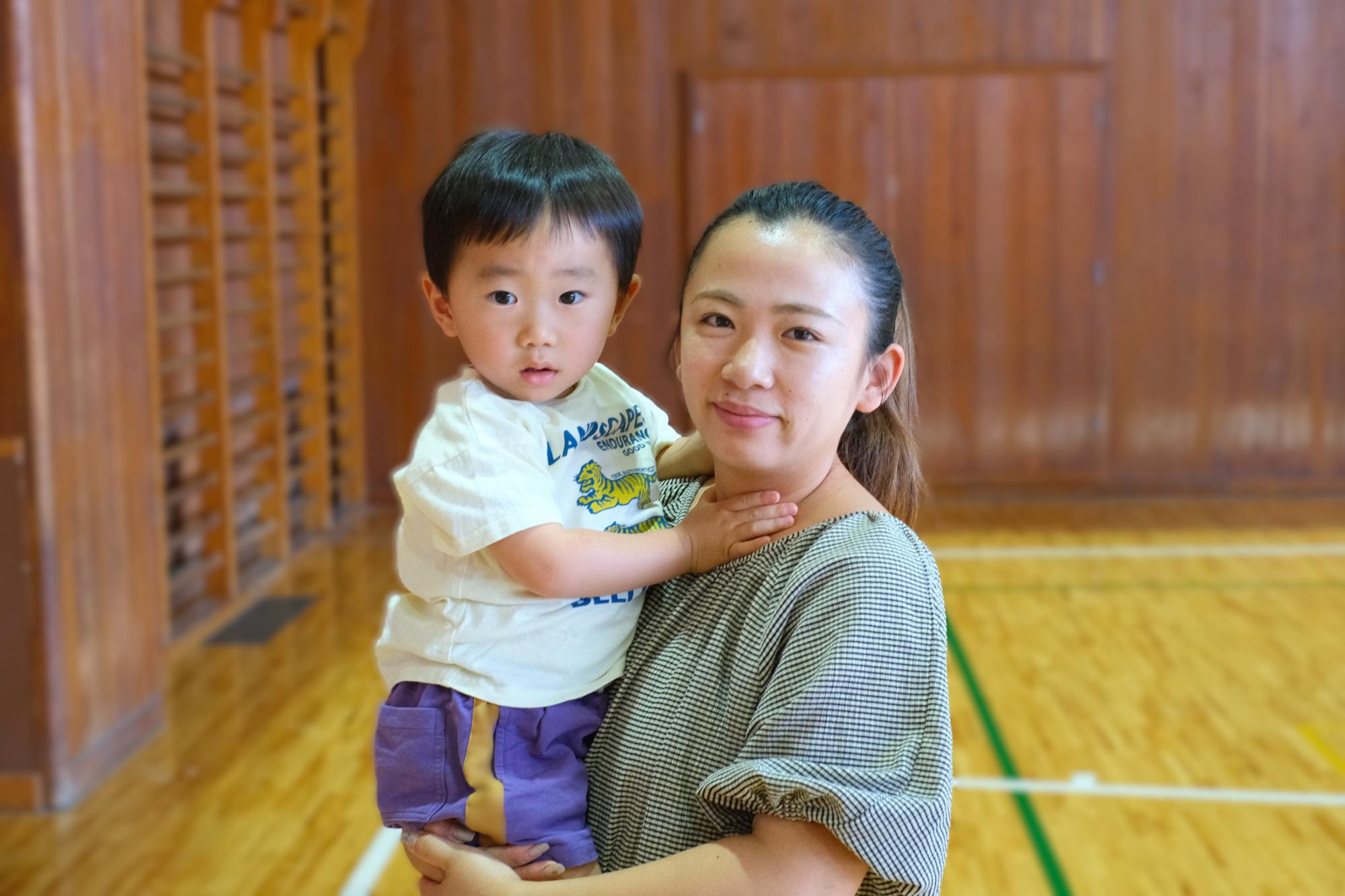 中筋 楓さんと息子の志茉(しま)くん(2歳)