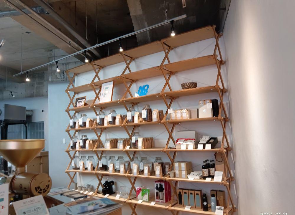 コーヒー豆はスタッフさんと相談して選ぶのがオススメです