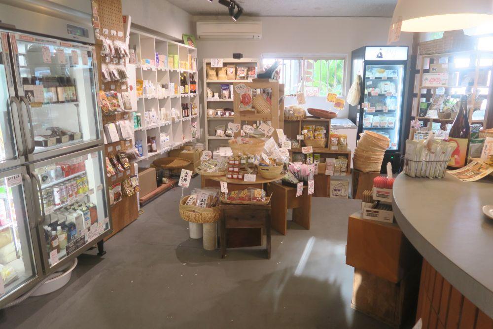 松尾芭商の店内