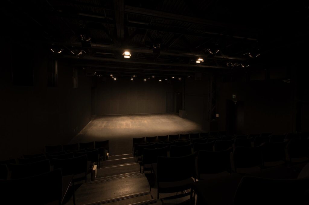 【京都市南区】演劇、ダンス、古典芸能も：THEATRE E9 KYOTOの挑戦と舞台芸術の魅力 | Locon
