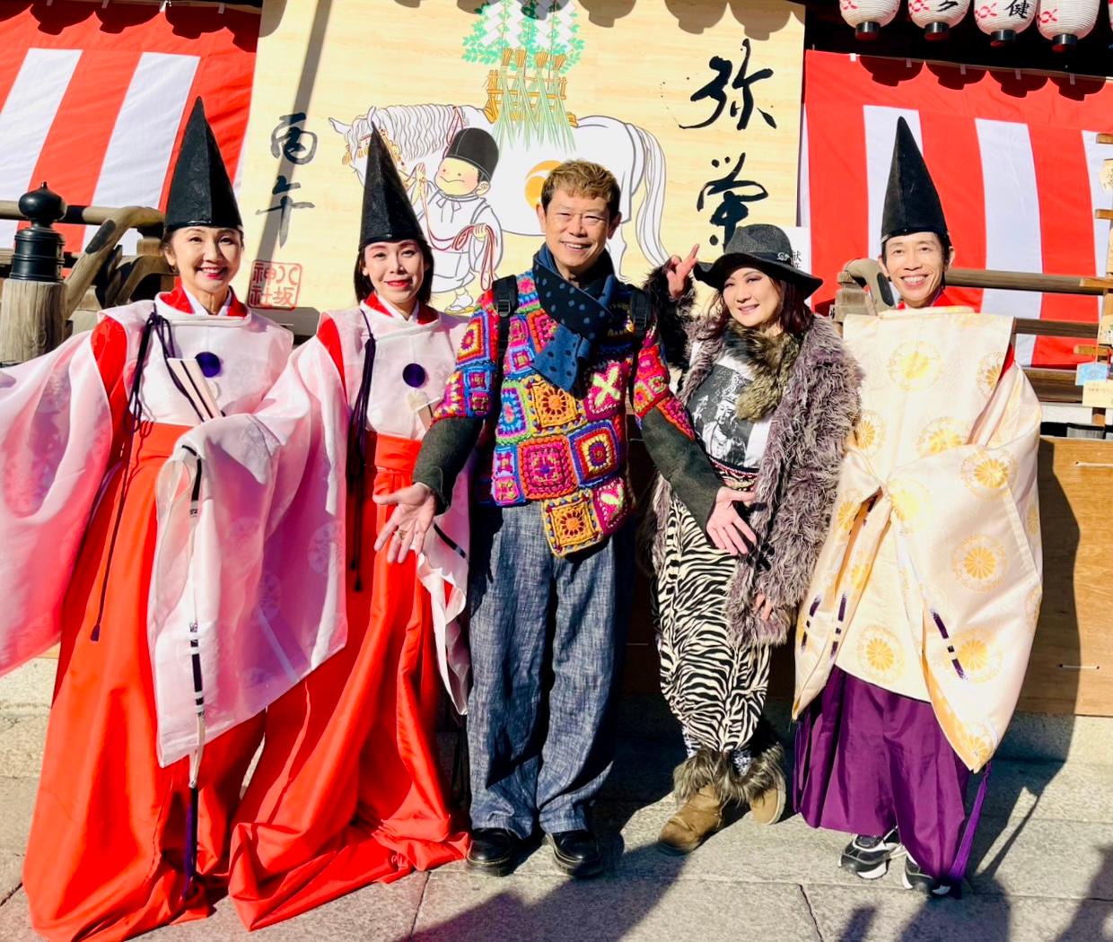 伝統工芸士・箔工芸作家アーティストである裕人礫翔さんと日本今様謌舞楽会