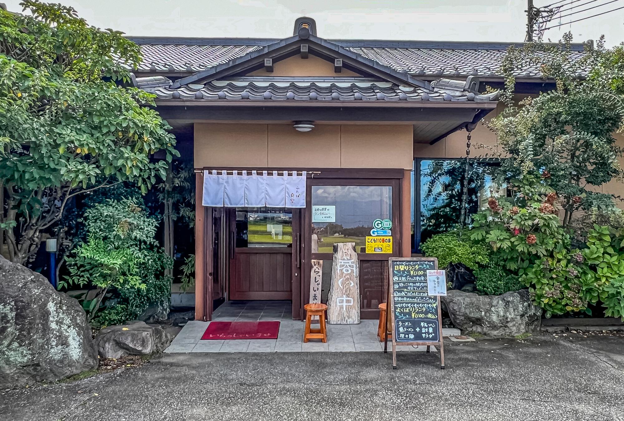 混み合っていて、店の前で待っているお客さんを見ること度々