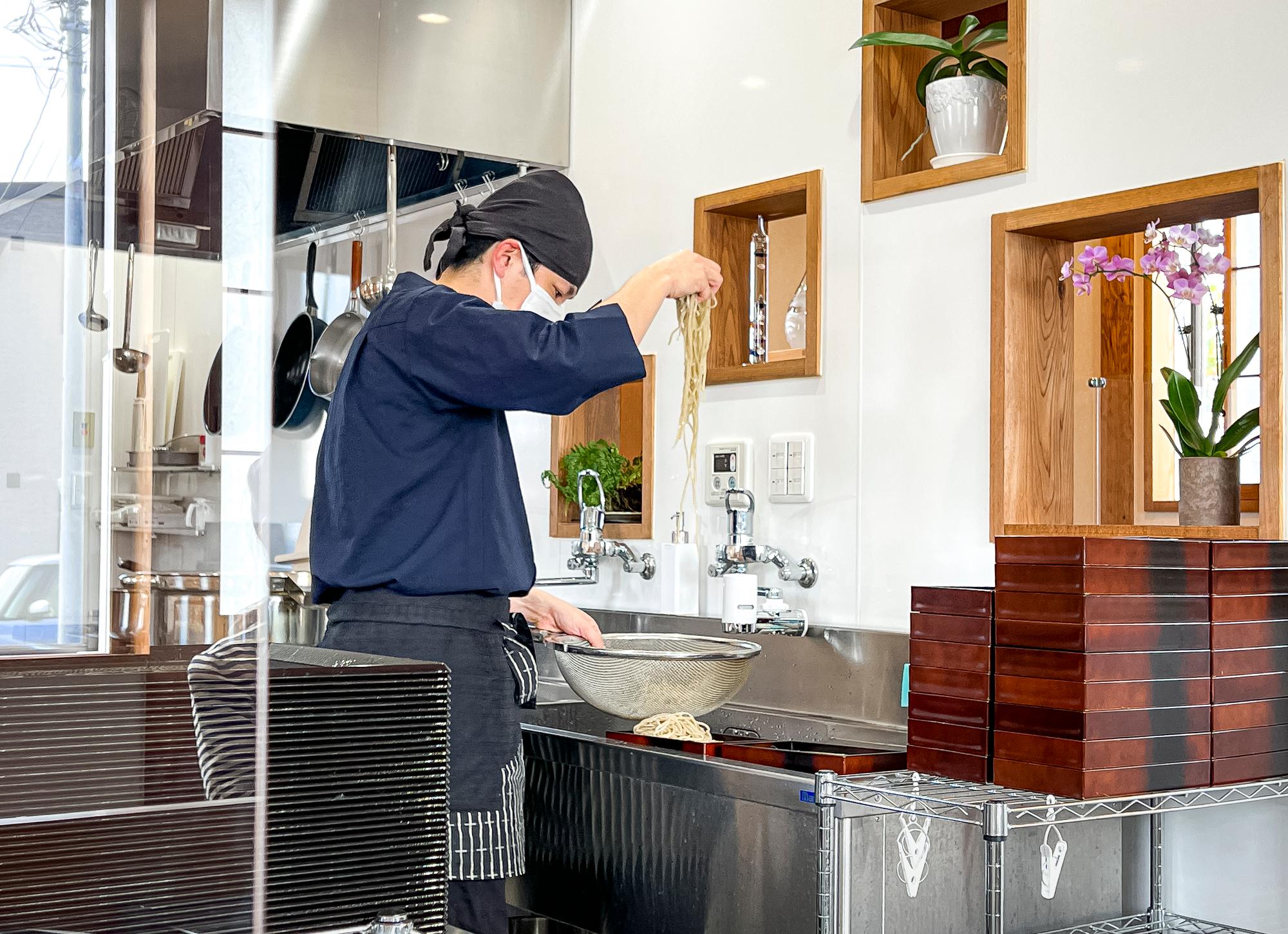 作業を眺めるのも食事を楽しむポイントだと思います