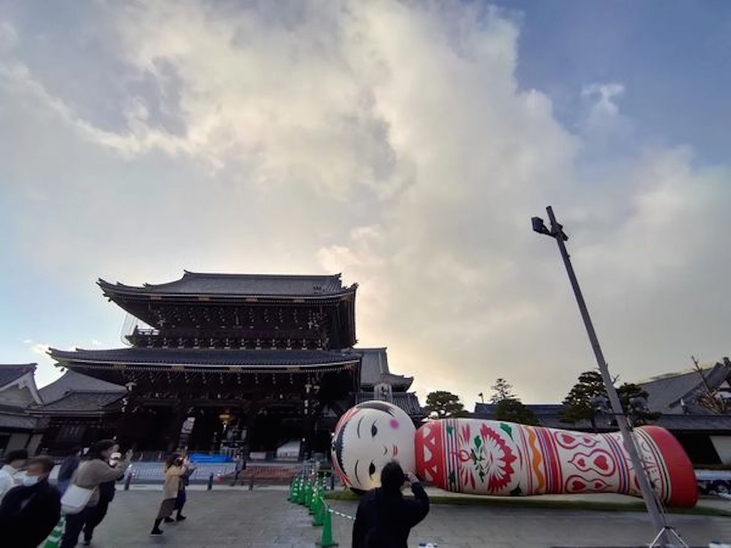 2023年東本願寺御影堂門前