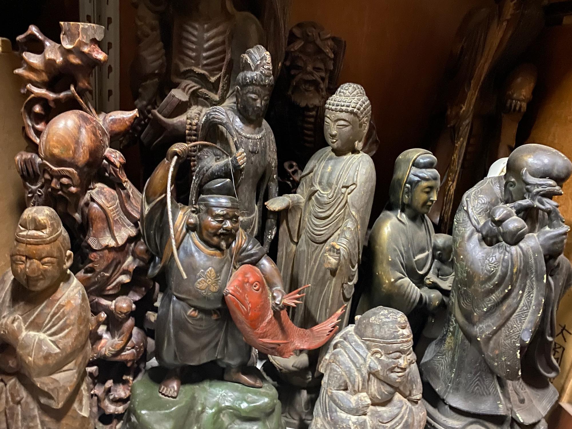 「高津商会」倉庫