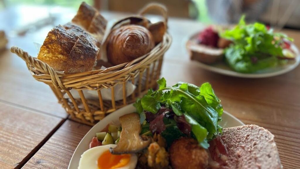 【長野県東御市】予約でいっぱいのワンオペ店で聞くおいしい食卓のはなし　ターブルヒュッテ