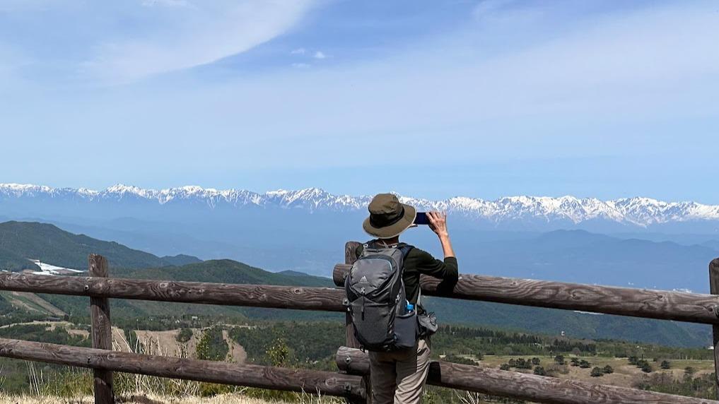 【上田市】ずーっと絶景！菅平牧場から根子岳へ 放牧は5月下旬から