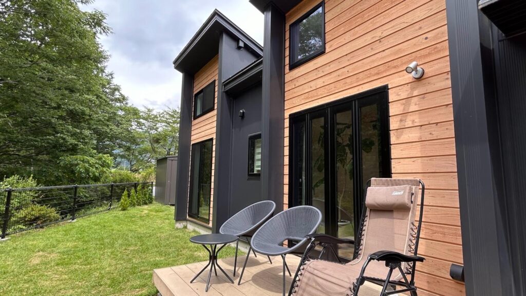 【上田市】滝と星空＆秘湯を楽しむ 大人の秘密基地でリトリート体験