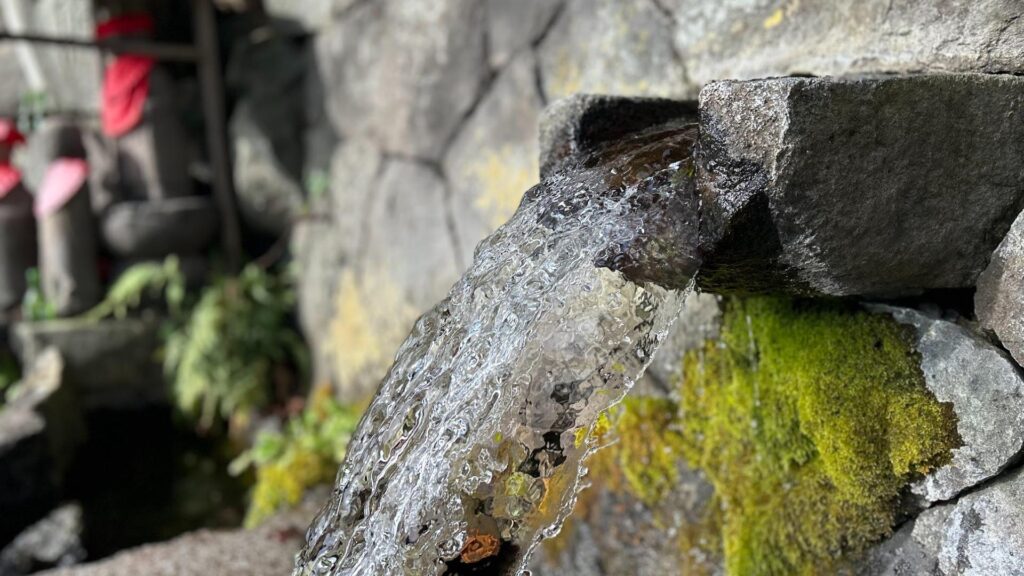 【小諸市】信州の名水「弁天の清水」城下町に湧き出る浅間山の恵み