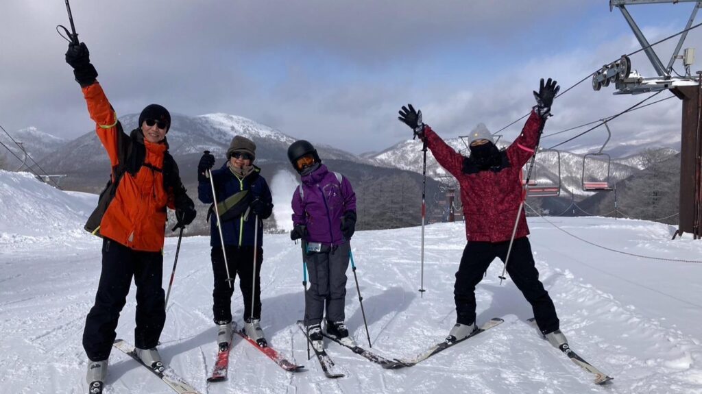 【東御市】街から30分で行けるスノーパラダイス！移住者たちの湯の丸デビューに密着しました