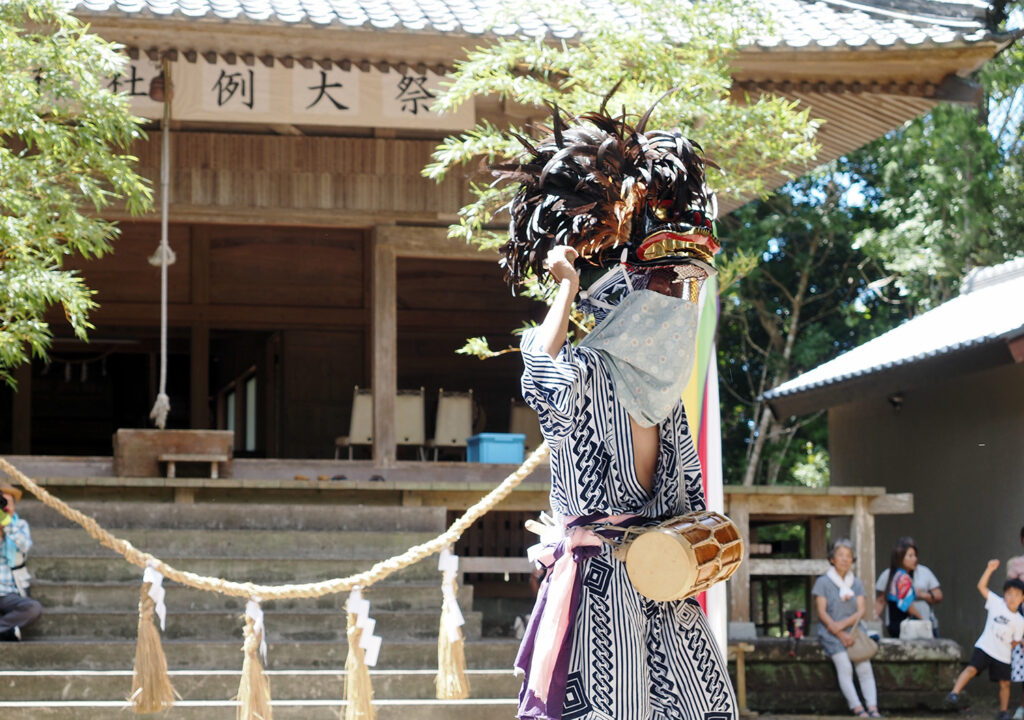 日吉神社に奉納された神余かっこ舞