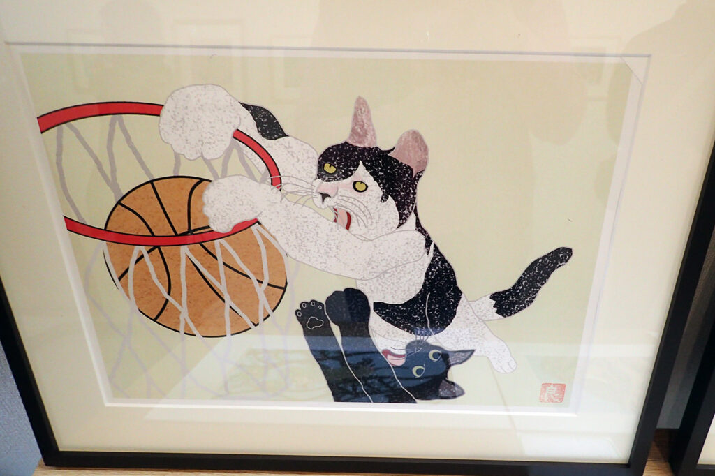 パリオリンピックに向けて描いた「猫のバスケットボール」2023年作