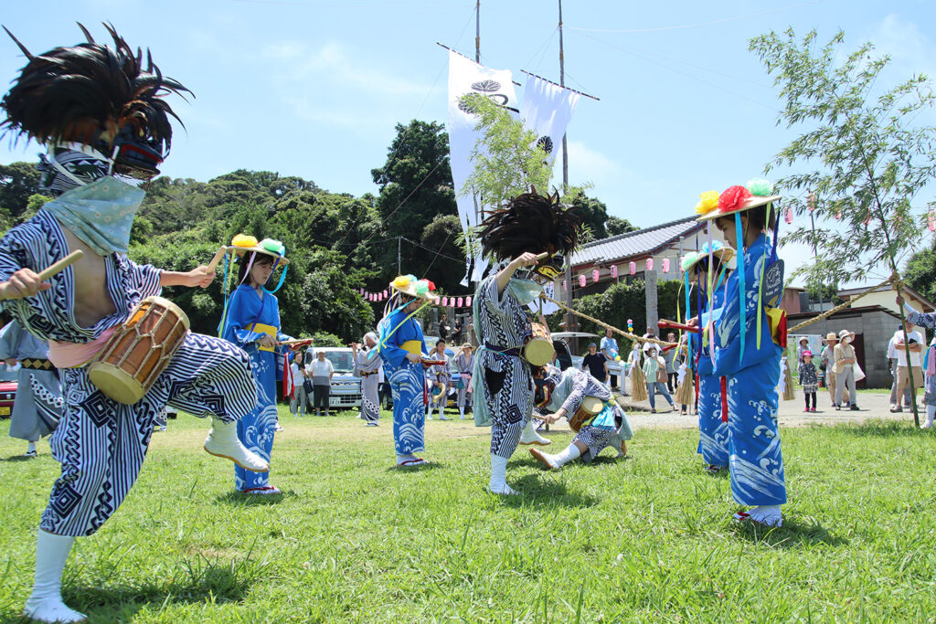 神余ふれあいの里で披露された去年のかっこ舞　写真提供：神余かっこ舞保存会