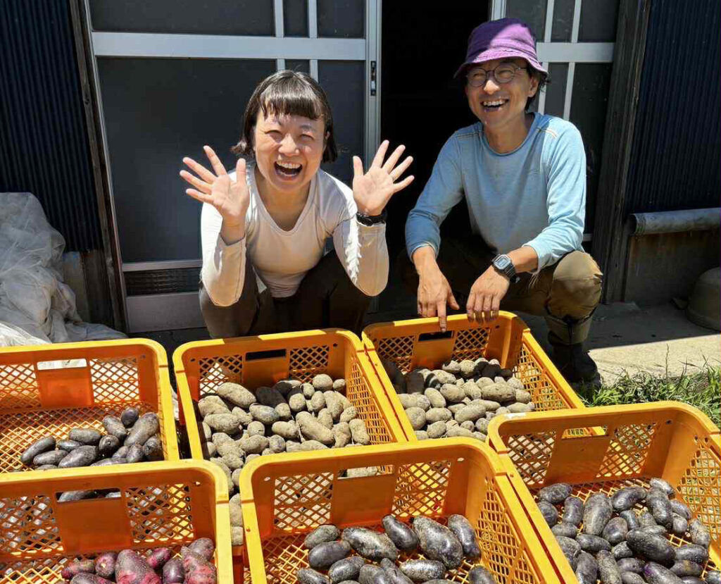 里山ファーム8の青木さん夫妻